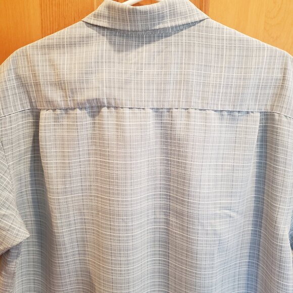 Van Heusen Men's Button-Down Short Sleeve Multitone Blue Geometric Pattern Shirt - Picture 8 of 16
